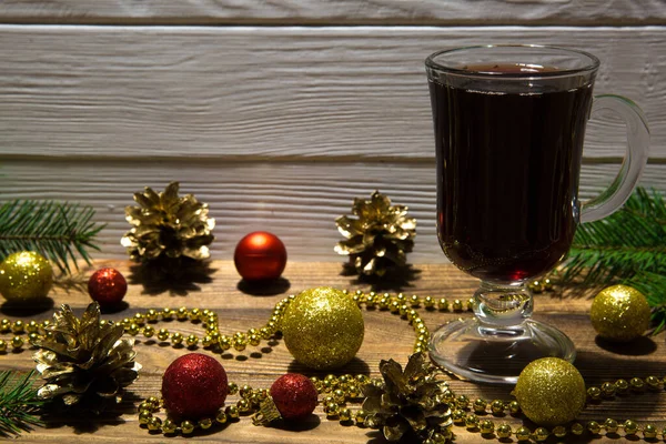 Mulled Wine Brown Wooden Table Golden Red Sparkling Christmas Balls — Stock Photo, Image