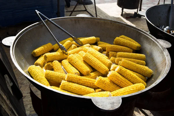 Cooked Salty Sweet Corn Boiled Big Cast Iron Cauldron Street — Stock Photo, Image