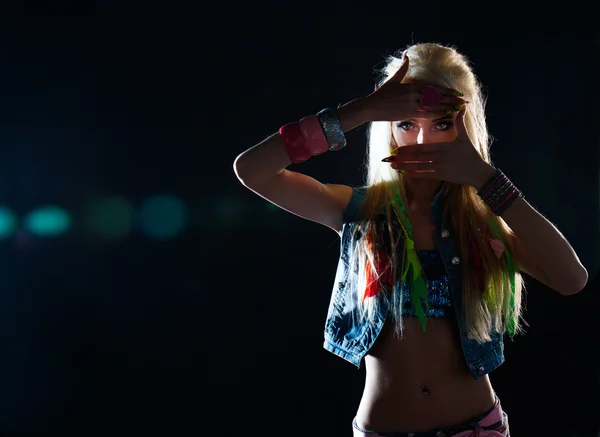 Güzel kız, sarışın, Klasik Stüdyo