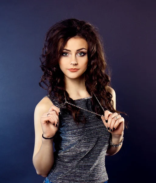 Güzel kız, esmer, Klasik Stüdyo