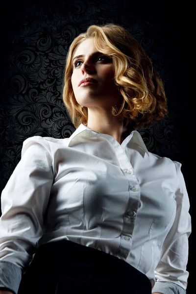 Güzel seksi kız, Kütüphane, iç stüdyo