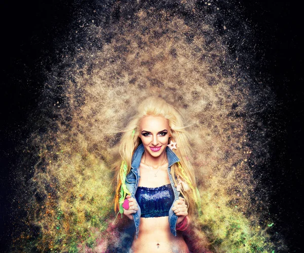Güzel kız, toz sıçrama