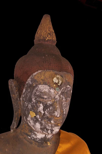 Buda heykeli antika siyah arka plan ile