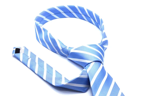 Beyaz şeridi ile mavi kravat