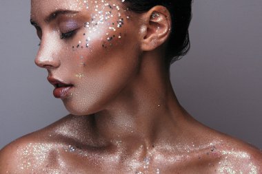 Kız moda parlak makyaj ile pul ile