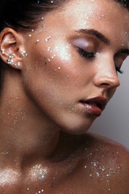 Kız moda parlak makyaj ile pul ile