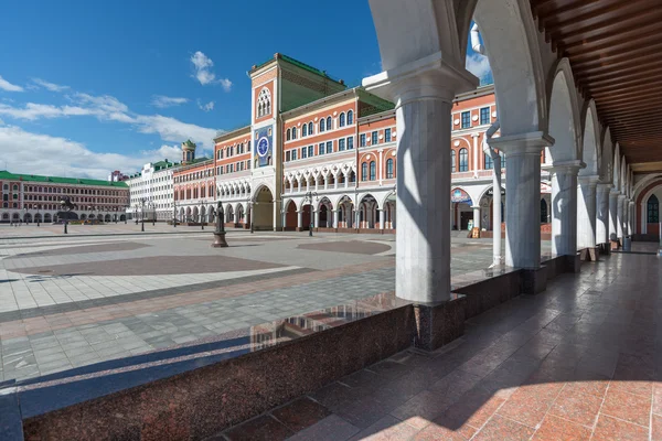 På torget av Obolensky-Nogotkov. Yoshkar-Ola city, Ryssland — Stockfoto