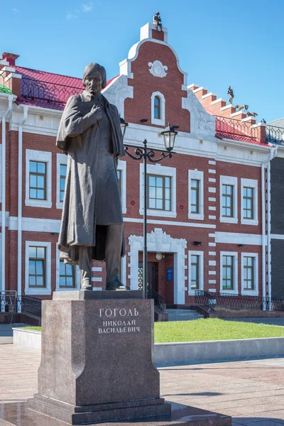 ゴーゴリの作家の記念碑。ヨシュカル ・ オラ ロシア市 — ストック写真