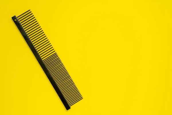 The comb with two different kinds of prongs, for animals. — Stock Photo, Image