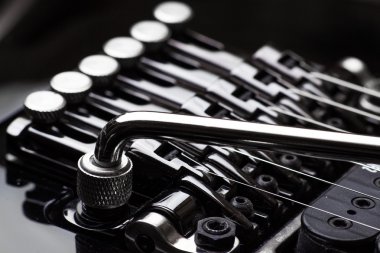 Elektro gitar parçaları, tremolo