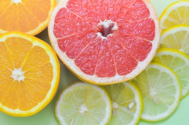 çeşitli narenciye meyve: greyfurt, portakal, limon 