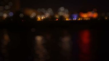 Parlayan waterfront gece görünümü