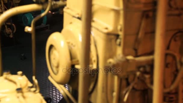 Diesel motor in ship engine room — Stock Footage Diesel motor in ship engine room Royalty Free Stock Video