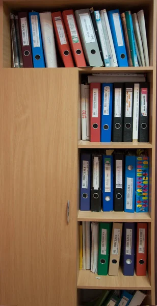 Belgeler sıcak renkler kabine