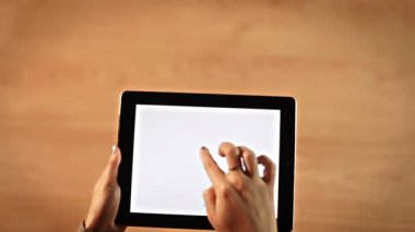 Üstten Görünüm kadın çizim kalp om tablet eller