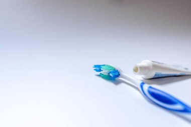  Diş araçları ve diş fırçası