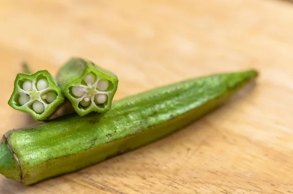 Okra sana orgánica —  Fotos de Stock