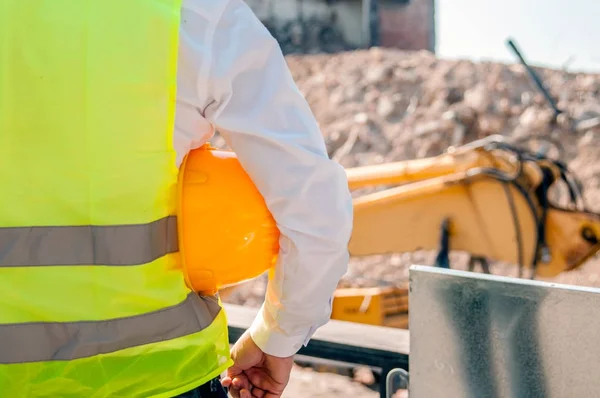 Ingenjör anläggning gul hjälm — Stockfoto