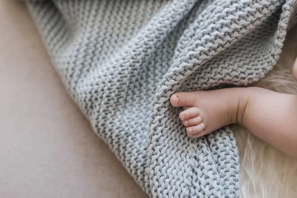 Pie Pequeño Del Bebé Recién Nacido Enfoque Selectivo Suave — Foto de Stock