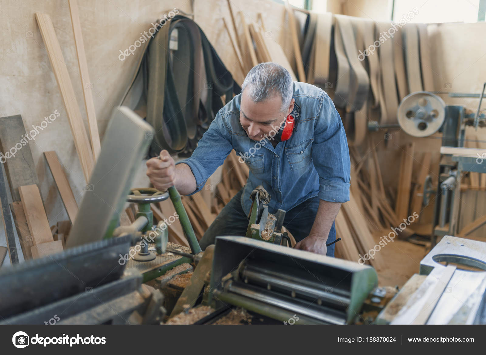 Tischler Arbeiten Holzbearbeitungsmaschinen Tischlerei Stockfoto