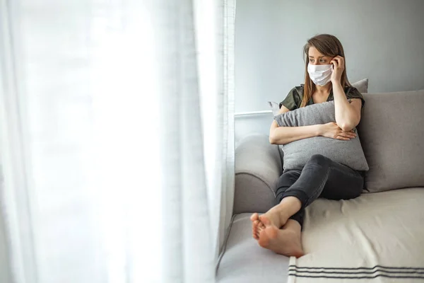 Woman Isolation Home Virus Outbreak Hypochondria Woman Wearing Surgical Mask — Stock Photo, Image