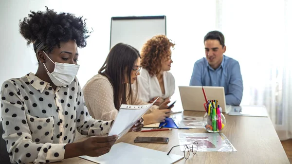 Adult Woman Wearing Protective Mask Protect Herself Viruses Stressed Female — Stock Photo, Image