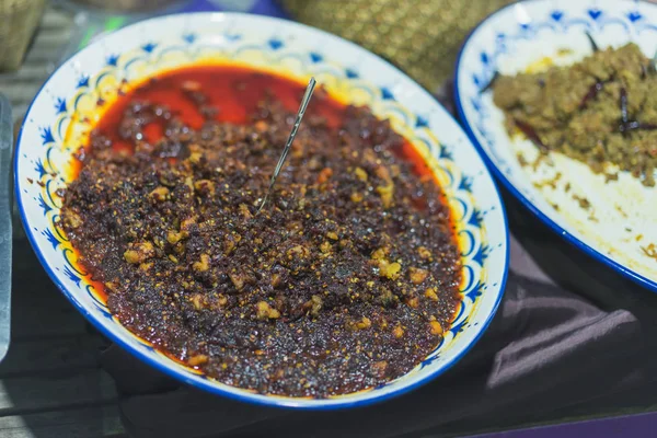 Csípős Chili tészta, töltve sertésborda. Prik thai Nam — Stock Fotó