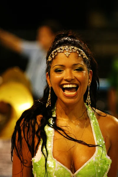 Show de apresentação da escola de samba no Sambodrome — Fotografia de Stock