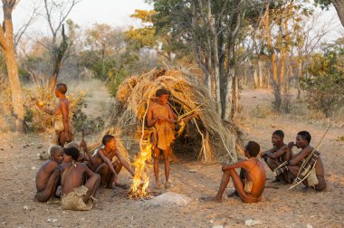 Ju /'Hoansi-San Bushmen Grashoek, Namibia,