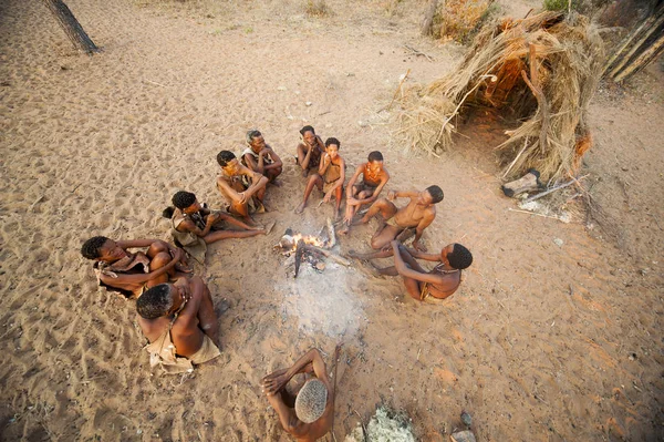 Ju /'Hoansi-San Bushmen Grashoek, Namibia,