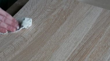 Ahşap mobilyalar, boyama işlemi dekoratif resim