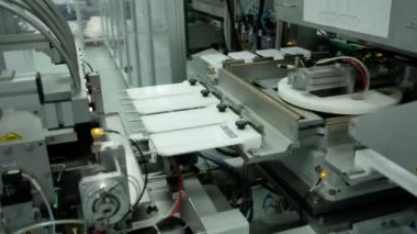 Laboratuvar çalışmalarında yüksek teknoloji makine