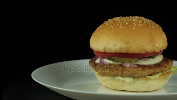 Soczysty burger amerykański — Wideo stockowe