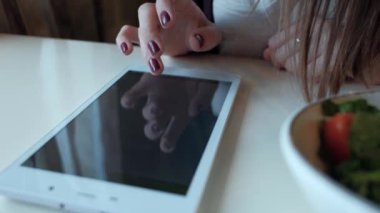 Dijital tablet kullanarak