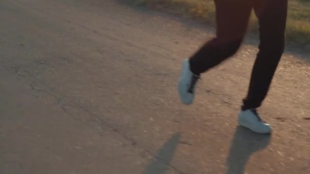 Corriendo al aire libre . — Vídeos de Stock