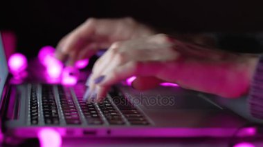 Noel dizüstü bilgisayar yazmaya