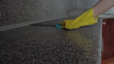 Kadın çamaşır sünger mutfak mobilya