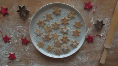 Timelapse. Geleneksel ev yapımı Noel tatlısı