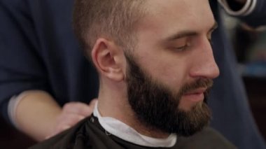 Berber Dükkanı erkekte