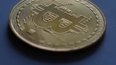 Altın Bitcoin 360 derece döndürür