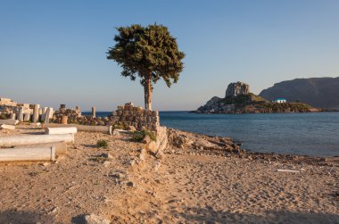 Antik kalıntılar ve Kos manastırda
