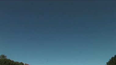 Pan gökyüzünden Rio Segura 'ya Murcia İspanya' nın merkezinde üniversite arka planda.