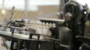 Çalışırken eski letterpress