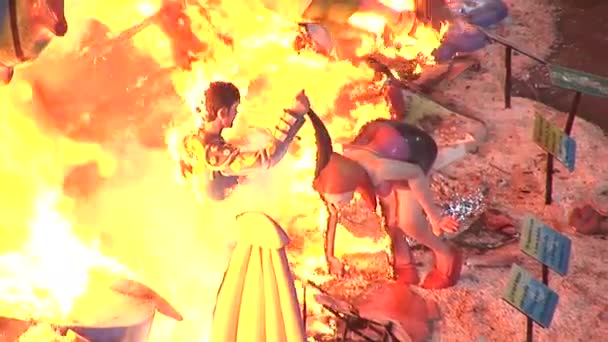 스페인 알리칸 게라스 축제에서 불타고 — 비디오