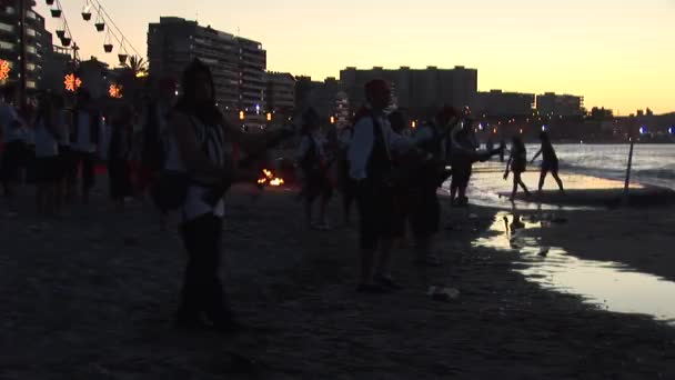 Silhouette Personnes Tirant Mousquet Air Pendant Festival Des Maures Des — Video