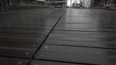 Köprüden geçip Aarhus O 'yu ortaya çıkarmak.