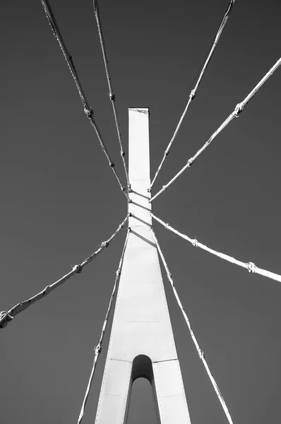 Parça Çelik montaj Köprüsü. eski tren yolu köprü vintage