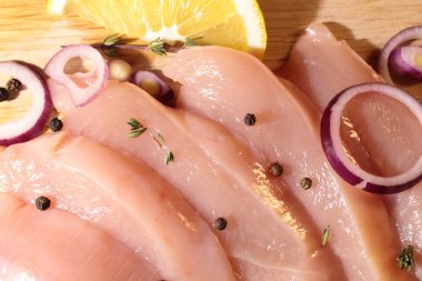 tavuk fileto kesme tahtası