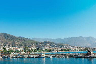 Bağlantı noktası Antalya sahil yakınındaki gemiler ile