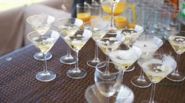 Cam Festivali duman şarapla dönen